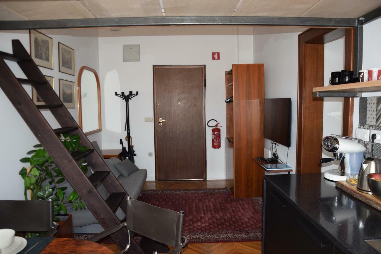 Lawyers Loft In Heritage Skyscraper Любляна Экстерьер фото